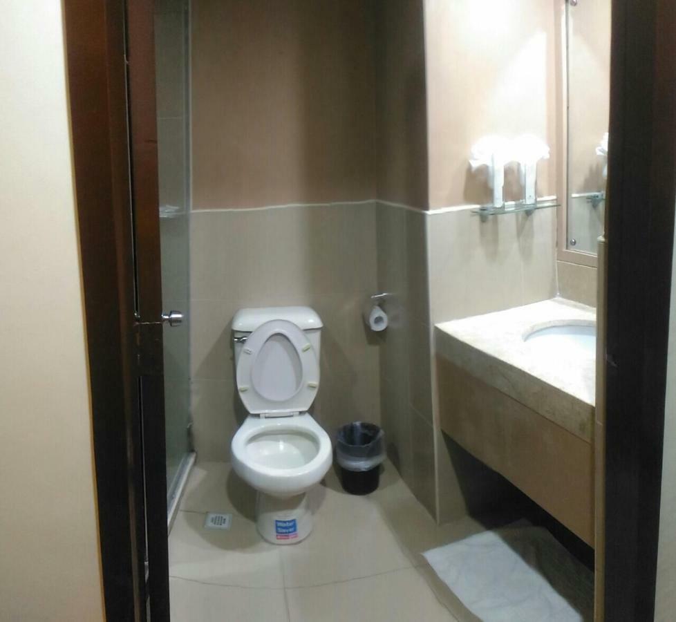 White Knight Hotel Cebu Eksteriør billede