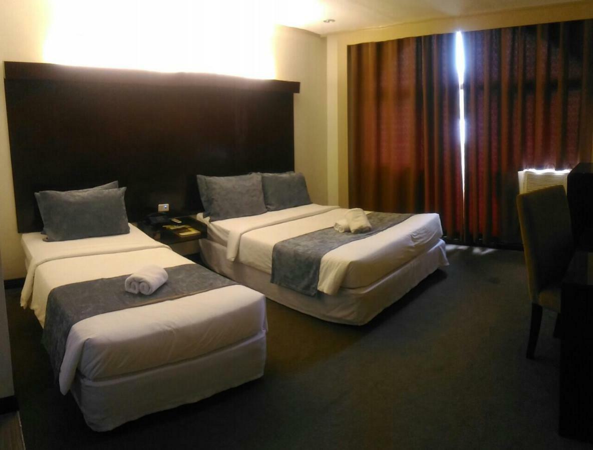 White Knight Hotel Cebu Eksteriør billede