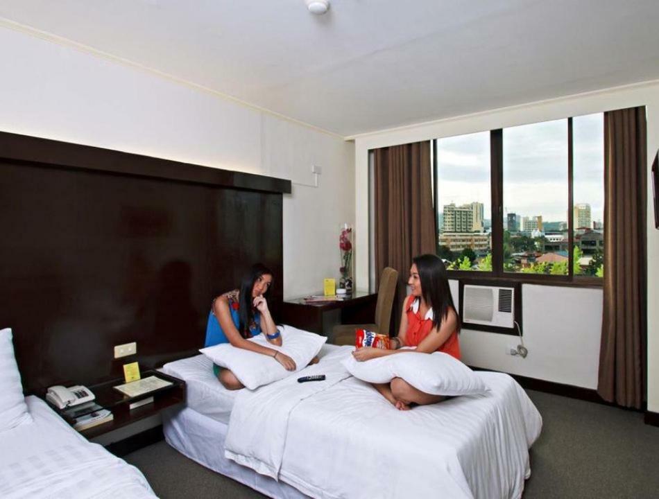 White Knight Hotel Cebu Eksteriør billede
